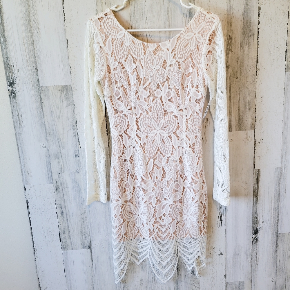 White lace long sleeve dress